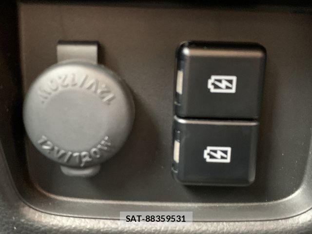 Mazda FLAIR CROSSOVER 2023-07 8207539-12