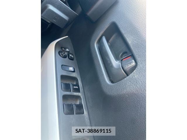 Mazda FLAIR CROSSOVER 2015-06 8245216-23