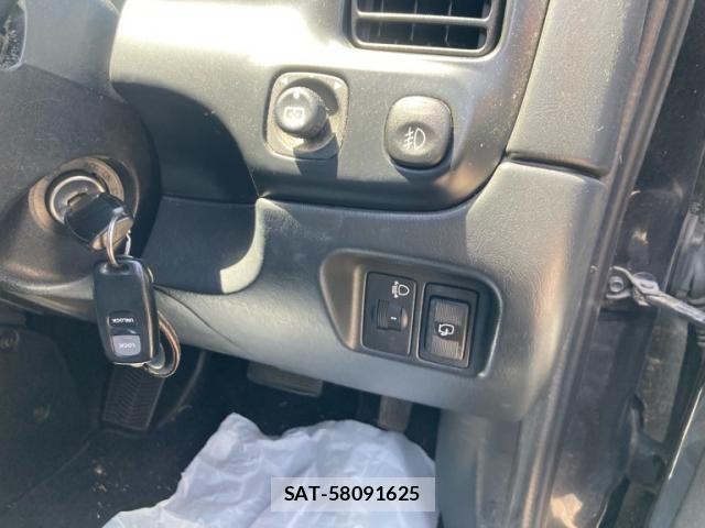 Ford Japan ESCAPE 2011-08 8561941-15