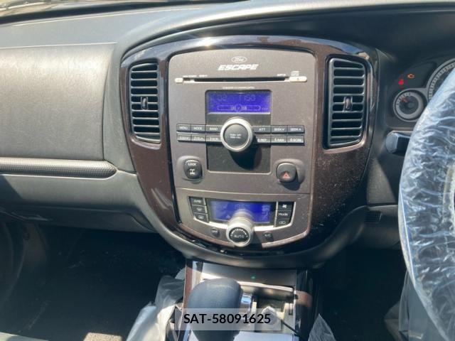 Ford Japan ESCAPE 2011-08 8561941-17