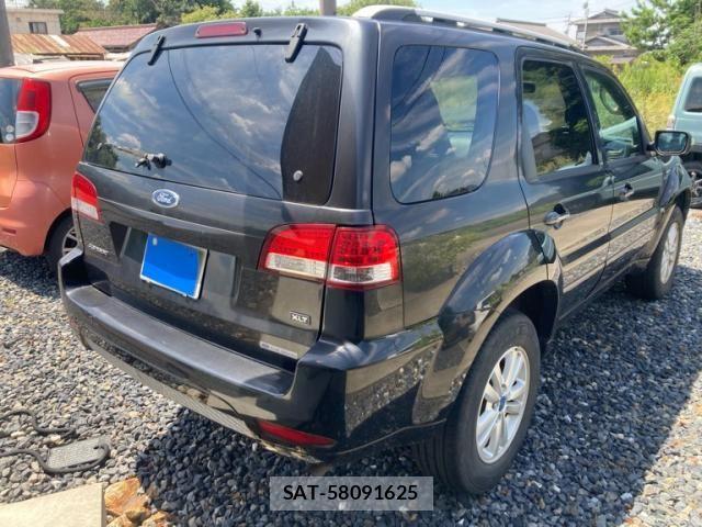 Ford Japan ESCAPE 2011-08 8561941-4