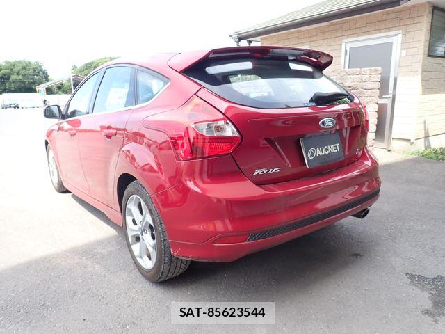 Ford FOCUS 2013-04 7723426-2