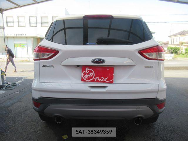 Ford KUGA 2015-12 7357805-11