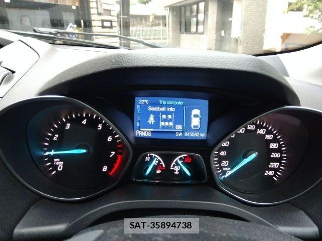 Ford KUGA 2015-08 7876518-29