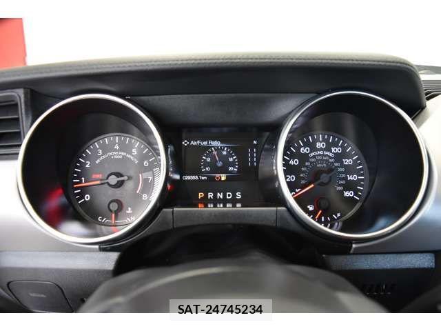 Ford MUSTANG 2023-01 1346842-9