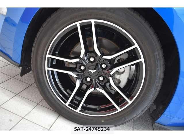 Ford MUSTANG 2023-01 1346842-13