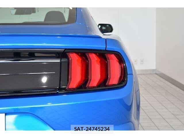 Ford MUSTANG 2023-01 1346842-17