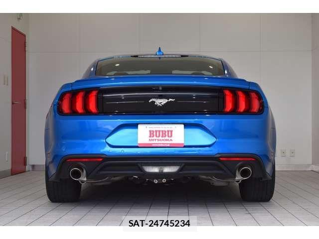 Ford MUSTANG 2023-01 1346842-2