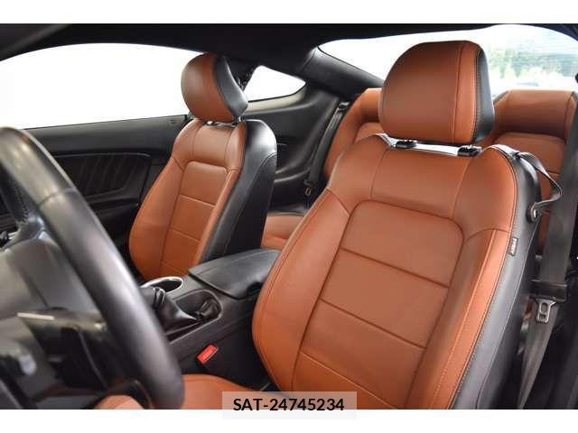 Ford MUSTANG 2023-01 1346842-3