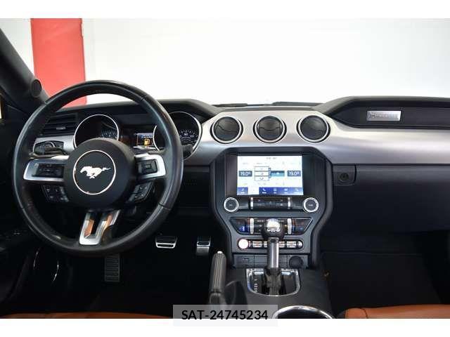 Ford MUSTANG 2023-01 1346842-8