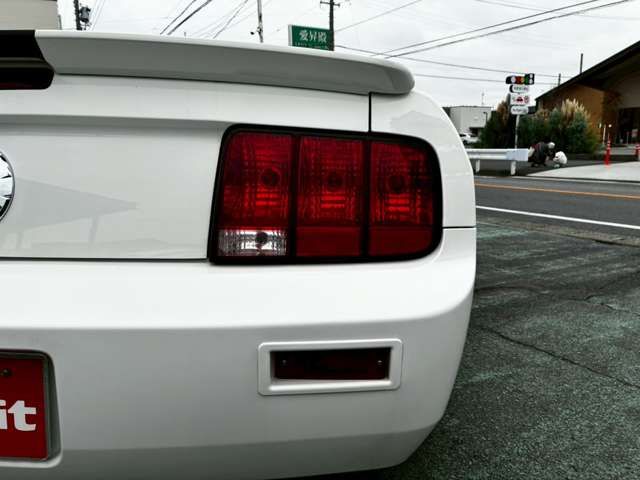 Ford MUSTANG 2008-06 1545245-12
