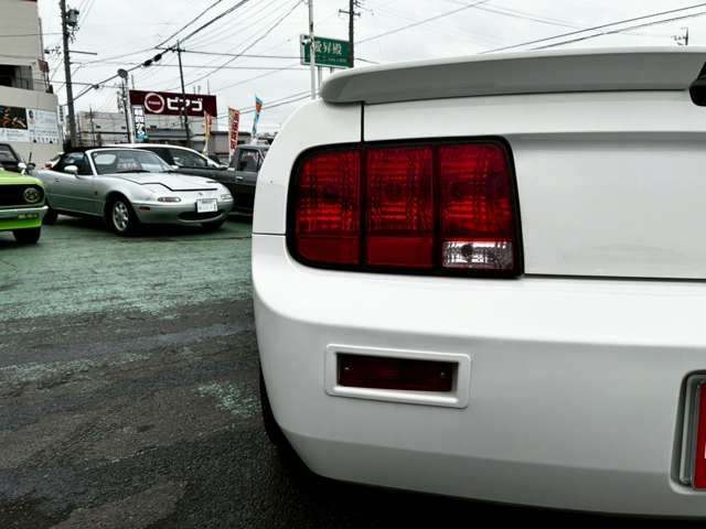 Ford MUSTANG 2008-06 1545245-13