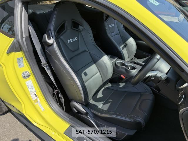 Ford MUSTANG 2023-09 4592335-4