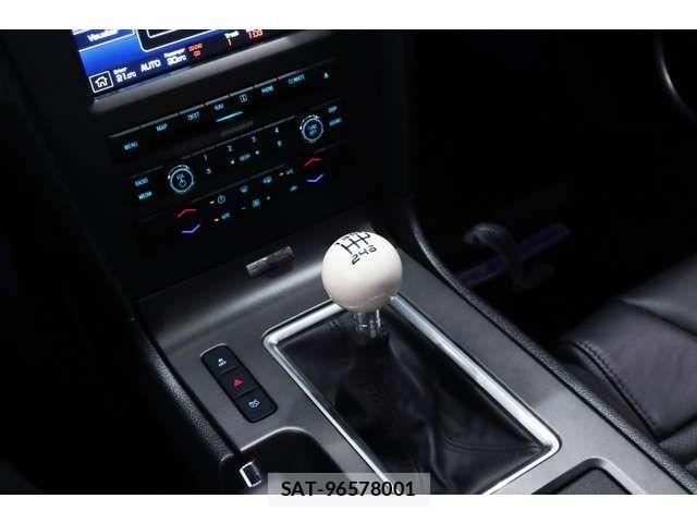 Ford MUSTANG 2015-02 7218708-9