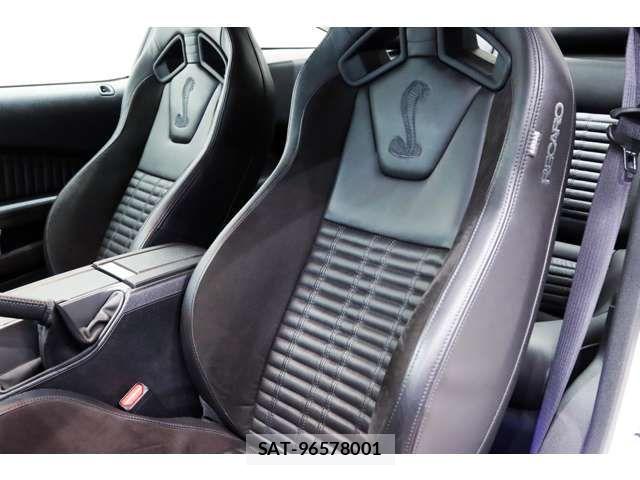 Ford MUSTANG 2015-02 7218708-2