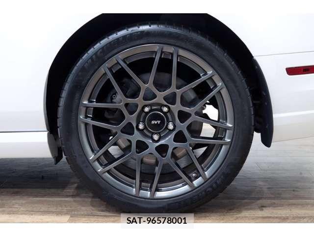 Ford MUSTANG 2015-02 7218708-4