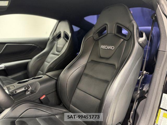 Ford MUSTANG 2024-07 8335867-8