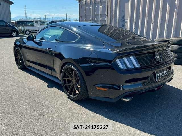 Ford MUSTANG 2015-01 8354511-12