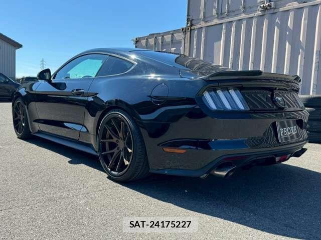 Ford MUSTANG 2015-01 8354511-13