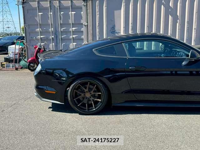 Ford MUSTANG 2015-01 8354511-18