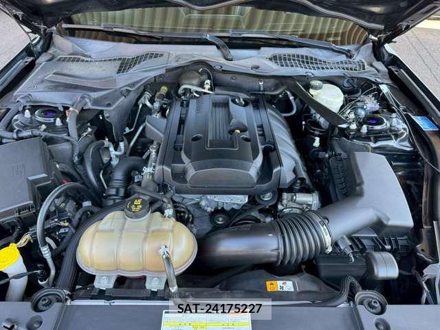 Ford MUSTANG 2015-01 8354511-1
