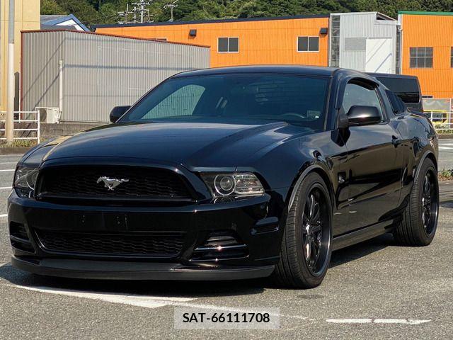 Ford MUSTANG 2012-08 8561944-1