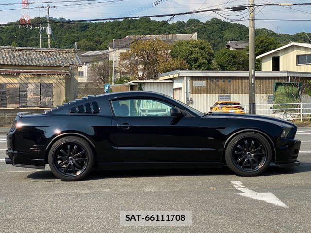 Ford MUSTANG 2012-08 8561944-4