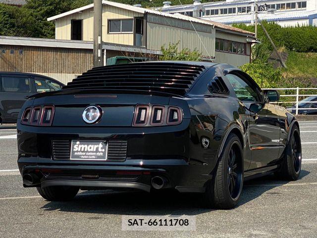 Ford MUSTANG 2012-08 8561944-5
