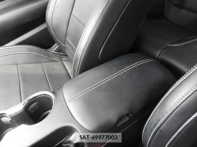 Ford MUSTANG 2015-04 8659151-9