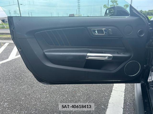 Ford MUSTANG 2020-10 8685573-25