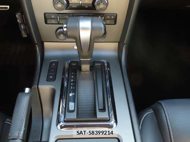 Ford MUSTANG 2012-07 1354199-13