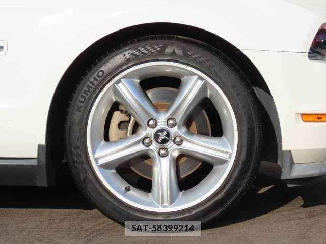 Ford MUSTANG 2012-07 1354199-16