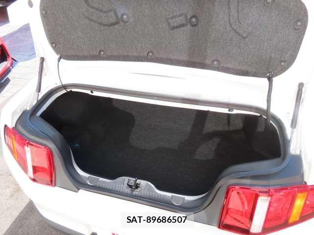 Ford MUSTANG 2010-01 1354198-15