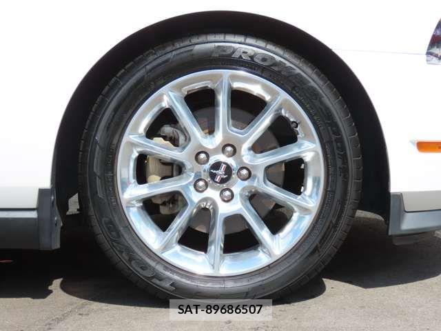 Ford MUSTANG 2010-01 1354198-16