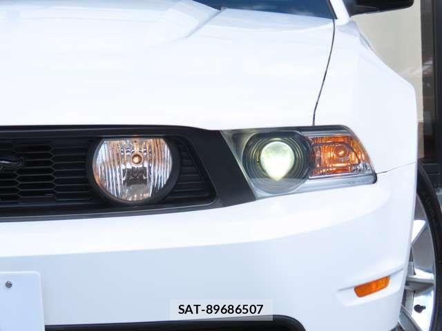 Ford MUSTANG 2010-01 1354198-17