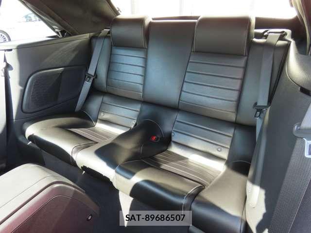 Ford MUSTANG 2010-01 1354198-5