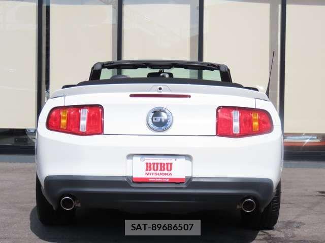 Ford MUSTANG 2010-01 1354198-6