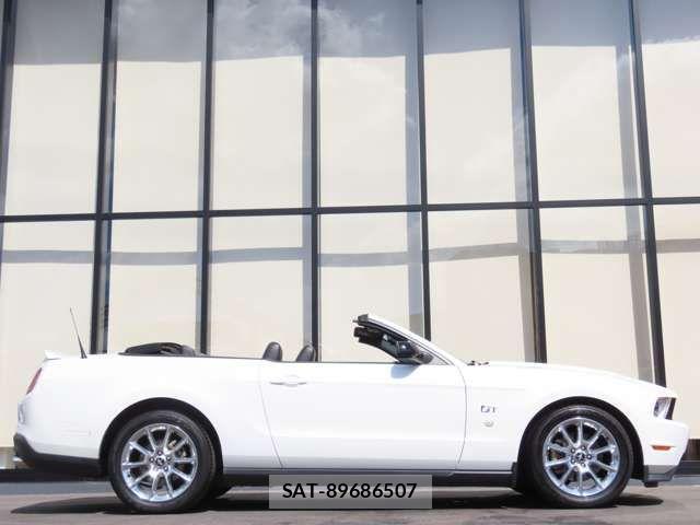 Ford MUSTANG 2010-01 1354198-7