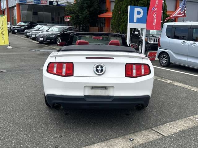 Ford MUSTANG 2012-01 1463287-11