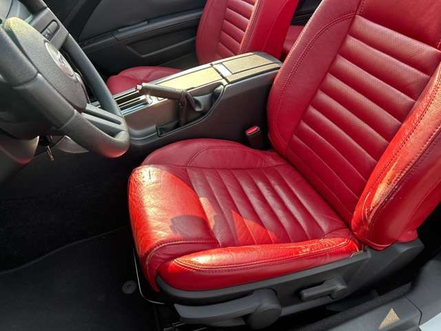 Ford MUSTANG 2012-01 1463287-15