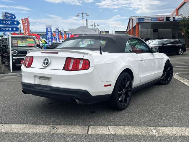 Ford MUSTANG 2012-01 1463287-4