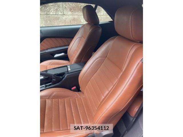 Ford MUSTANG 2011-08 7357801-9