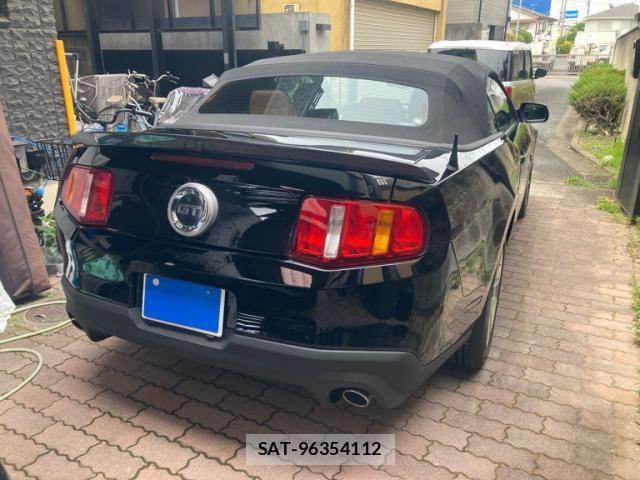 Ford MUSTANG 2011-08 7357801-3