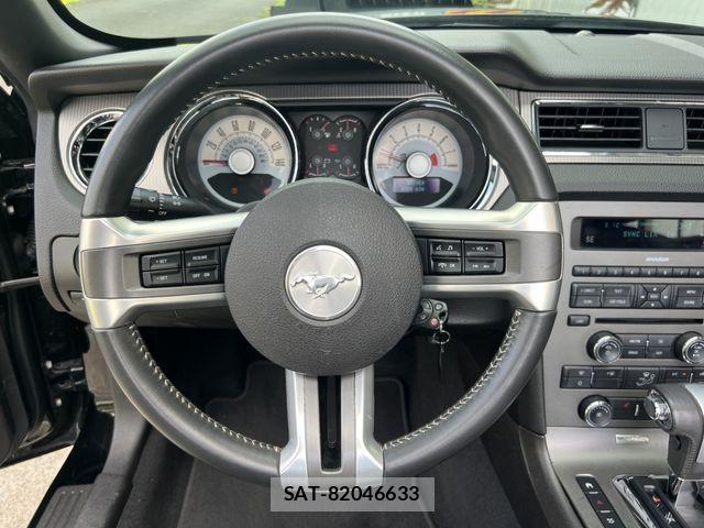 Ford MUSTANG 2013-06 8626821-9