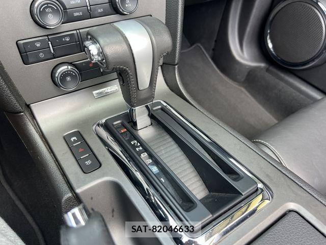 Ford MUSTANG 2013-06 8626821-12
