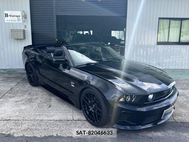 Ford MUSTANG 2013-06 8626821-1