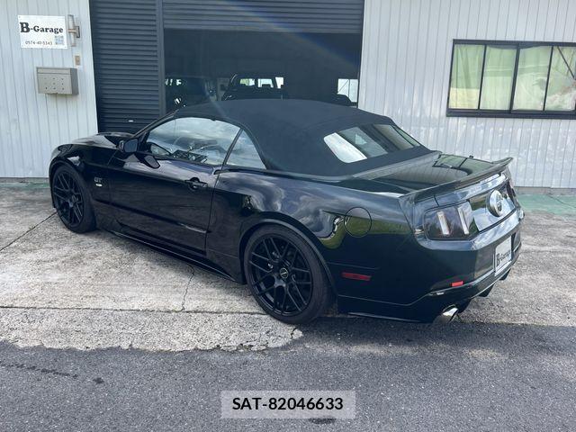 Ford MUSTANG 2013-06 8626821-3