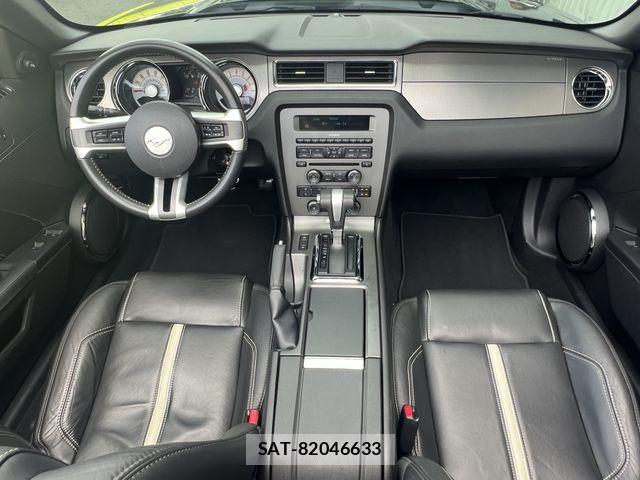 Ford MUSTANG 2013-06 8626821-4
