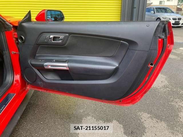 Ford MUSTANG 2015-12 8742207-16