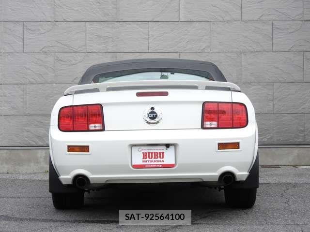 Ford MUSTANG 2007-03 8879803-15